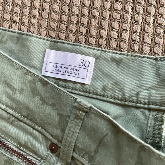 Gap green floral print jean leggings (sz 30) - Picture 7 of 13